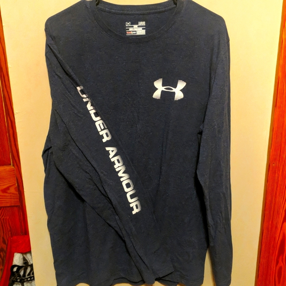 ⭐️ Under Armour Men's Long Sleeve Graphic Tee